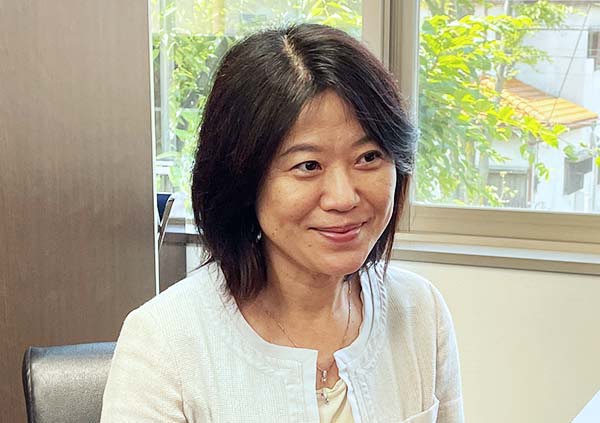 業務部兼管理部部長 坂口 薫